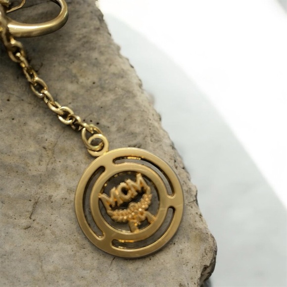 MCM PARK BEAR CHARM - Picture 5 of 5